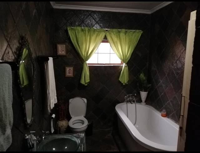 4 BEDROOM DUPLEX TO LET IN AZALEA PARK